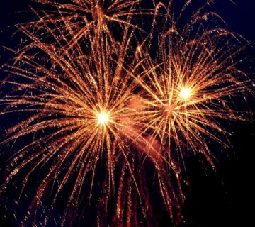 Современные праздники, технологии, уникальное шоу, Агентство "БезПредел", спецэффекты, пиротехника, конфетти-шоу, тяжелый дым, крио-шоу, мультимедийные шоу, лазерные проекции, видеомэппинг, интерактивные панели, видеопродакшн, аудиотехнологии, акустические системы, многоканальный звук, персонализированные плейлисты, живые музыканты, интерактивные элементы, спиннер 360°, VR-зоны, фотобудки, световые технологии, динамическая подсветка, неоновые декорации, светодиодные костюмы, мобильные технологии, онлайн-приложения, мобильные платформы, уникальные шоу-программы, надежное оборудование, профессиональная команда, учет деталей.